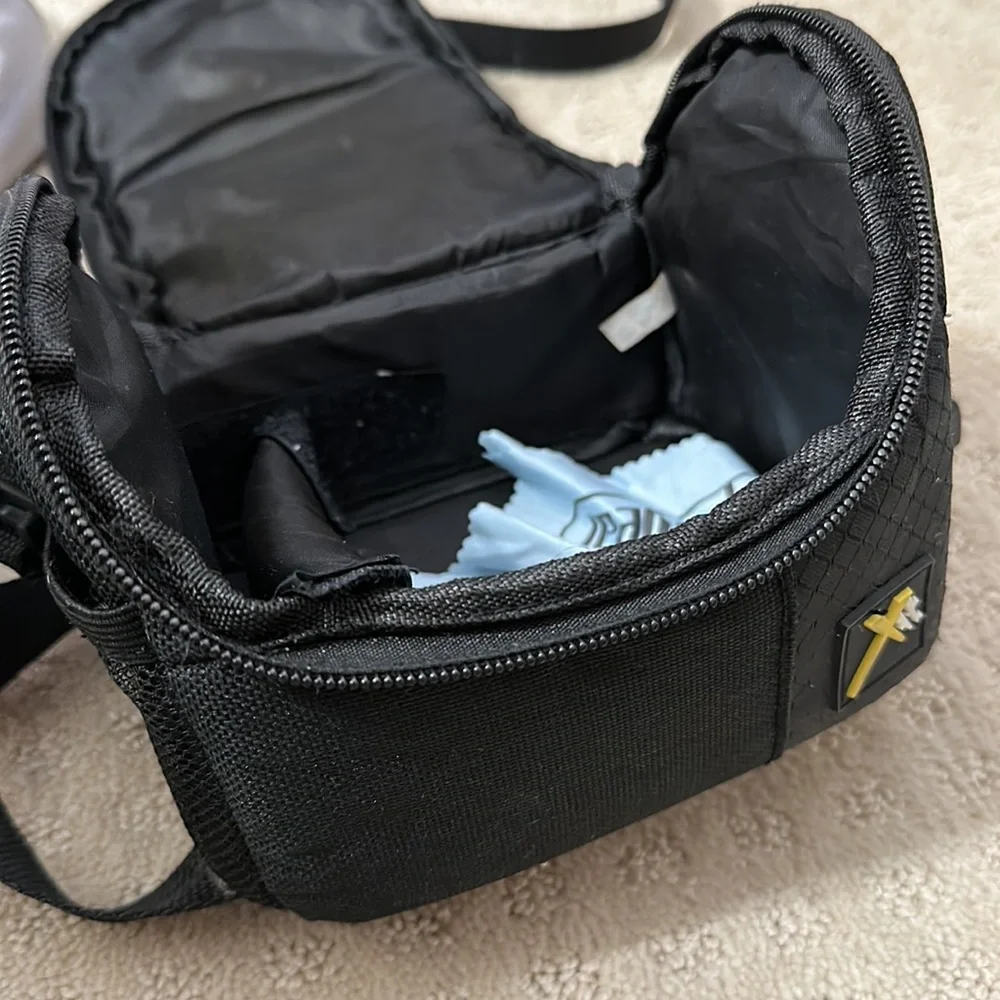FujiFilm Instax Mini 8 Camera with bag